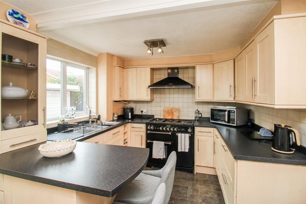 House in Wakefield - View 5