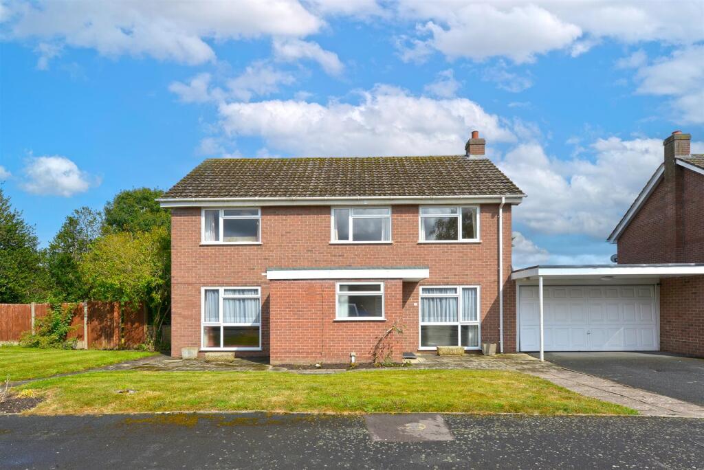 4-bed detached on Beechwood Drive, Off Ellesmere Road, Shrewsbury, £505,000