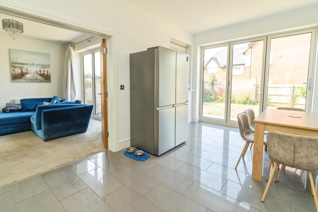 House in Milton Keynes, Walton - More