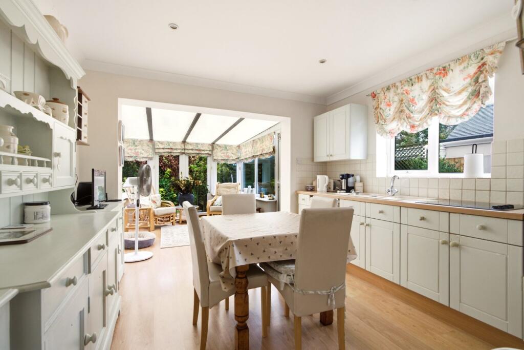 House in Hemel Hempstead - More