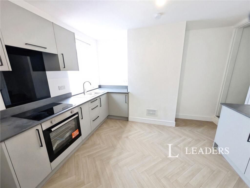 House in Mansfield, Nottinghamshire - View 3