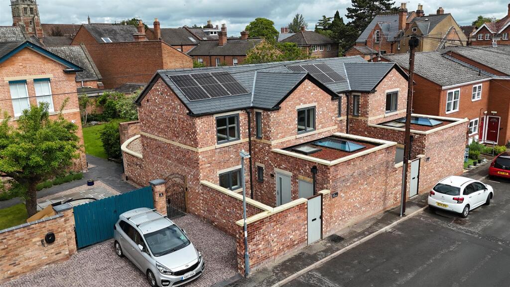 Main image of property: Gulistan Road, Leamington Spa