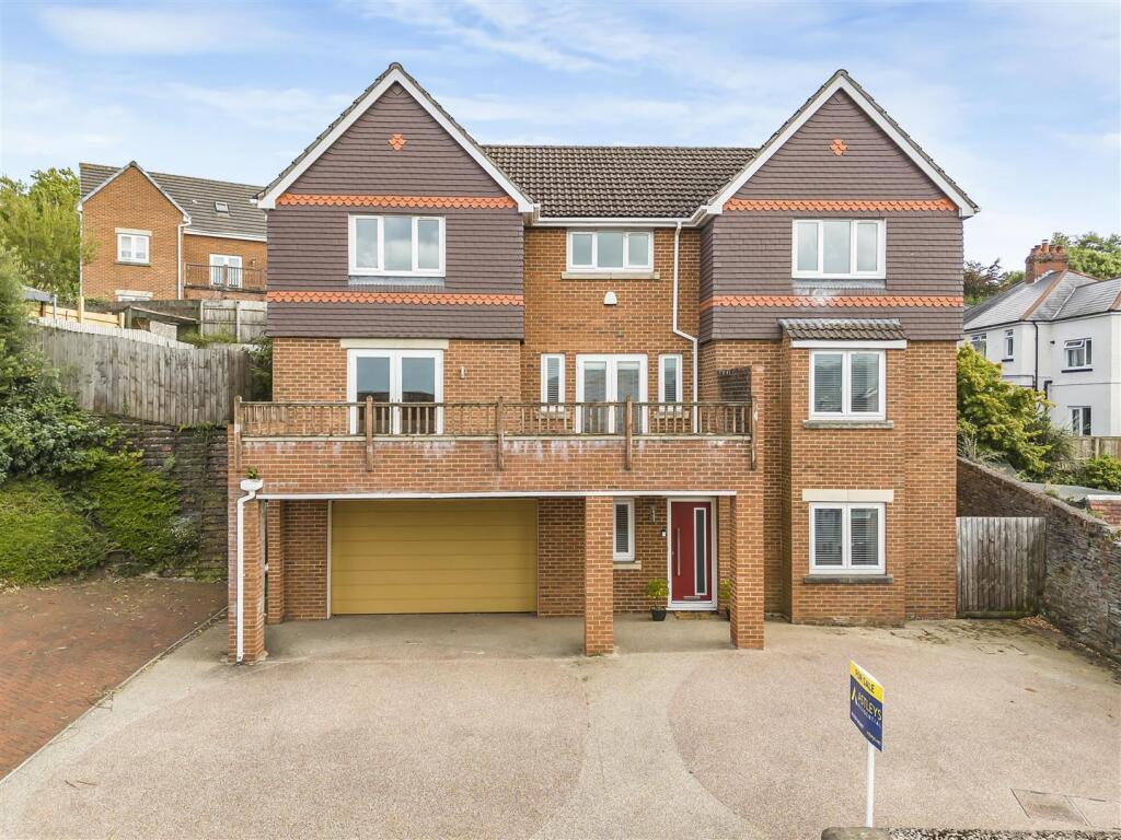 House in Neath