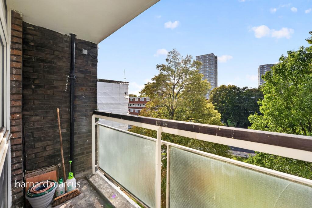 Apartment in London - View 5