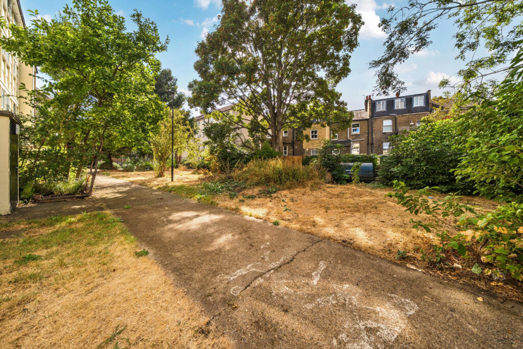 Apartment in London, Shepherd's Bush - View 5