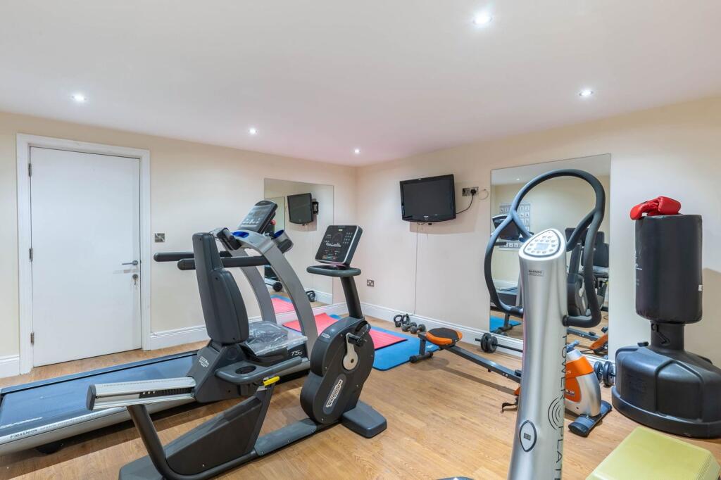 Additional image 24 of Plymouth Drive, Barnt Green, B45