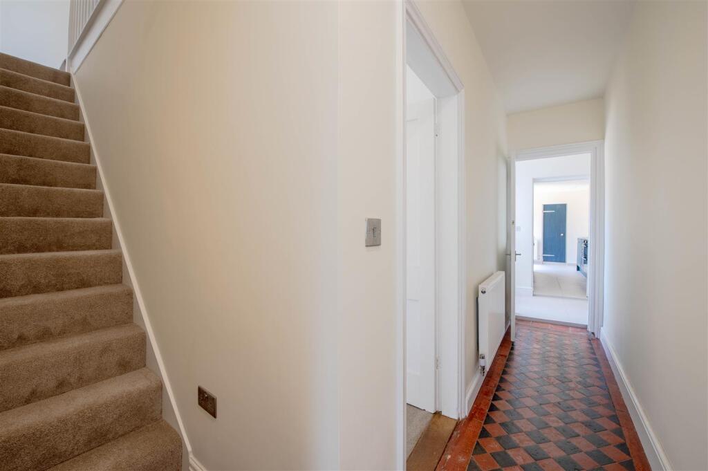 Cromwell Road, Rushden - View 3