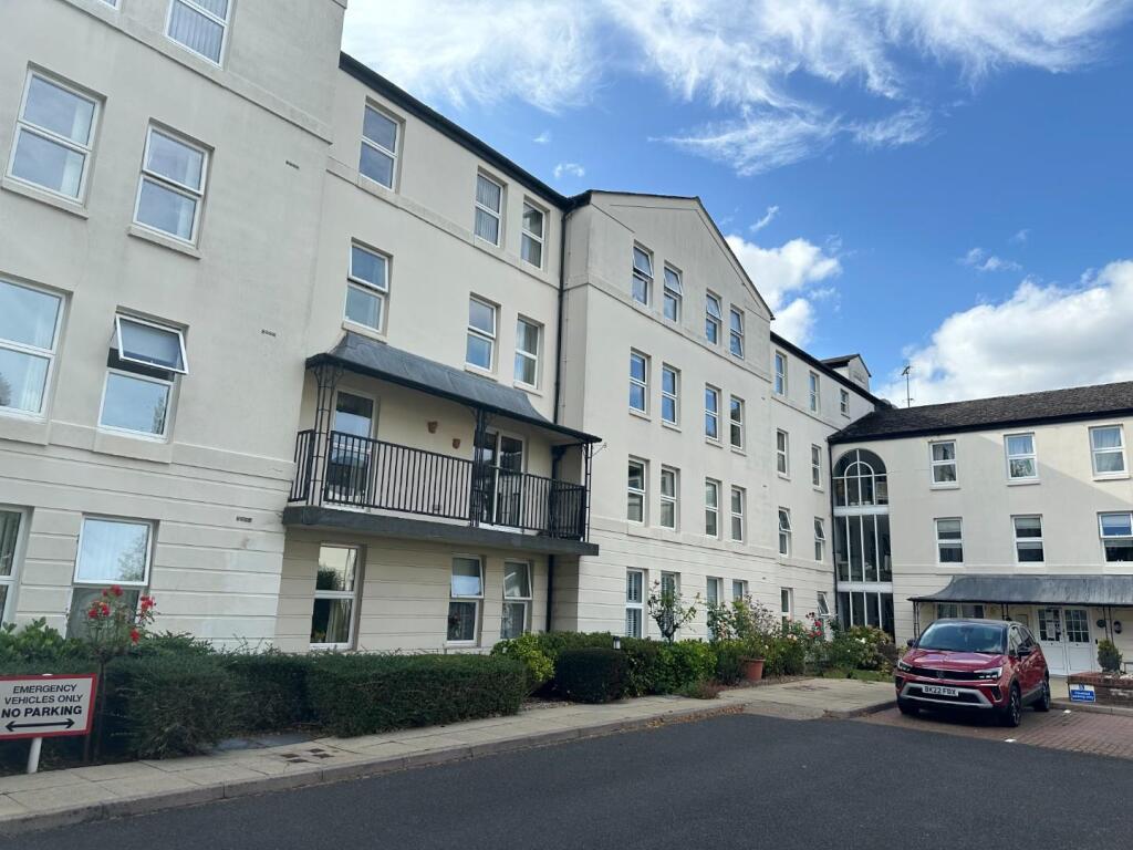 2-bed house on Binswood Avenue, Leamington Spa, £175,000
