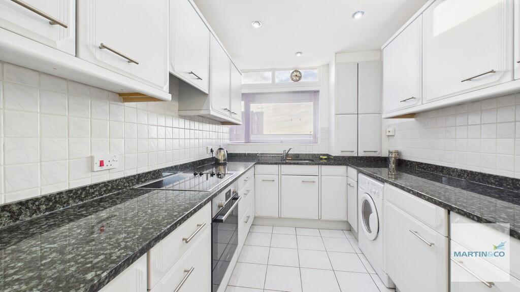 Apartment in Birmingham, Sutton Coldfield - View 4