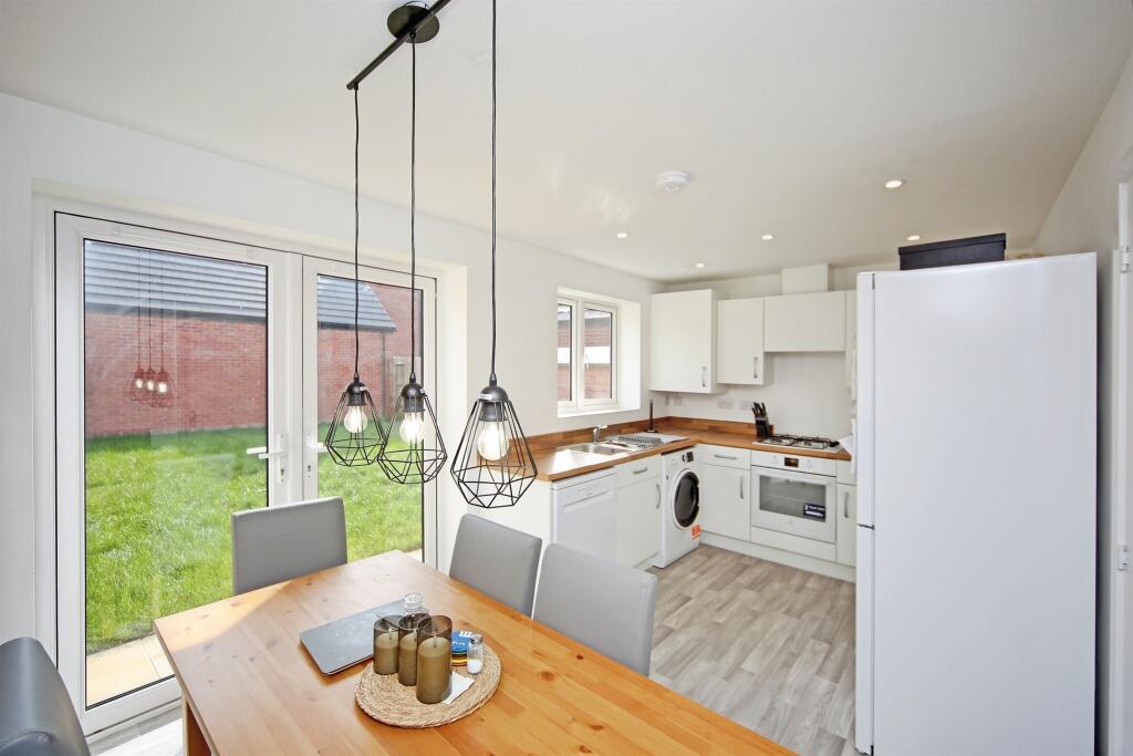 Millard Drive, Long Marston, Stratford-Upon-Avon photo 2