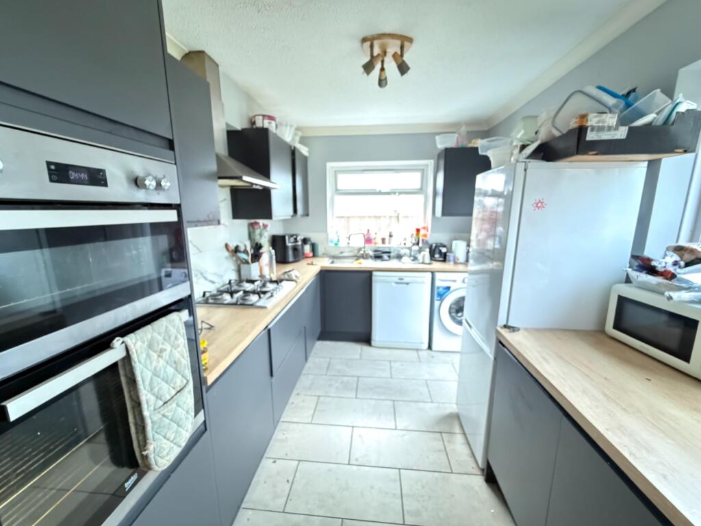 6 bedroom terraced house for rent