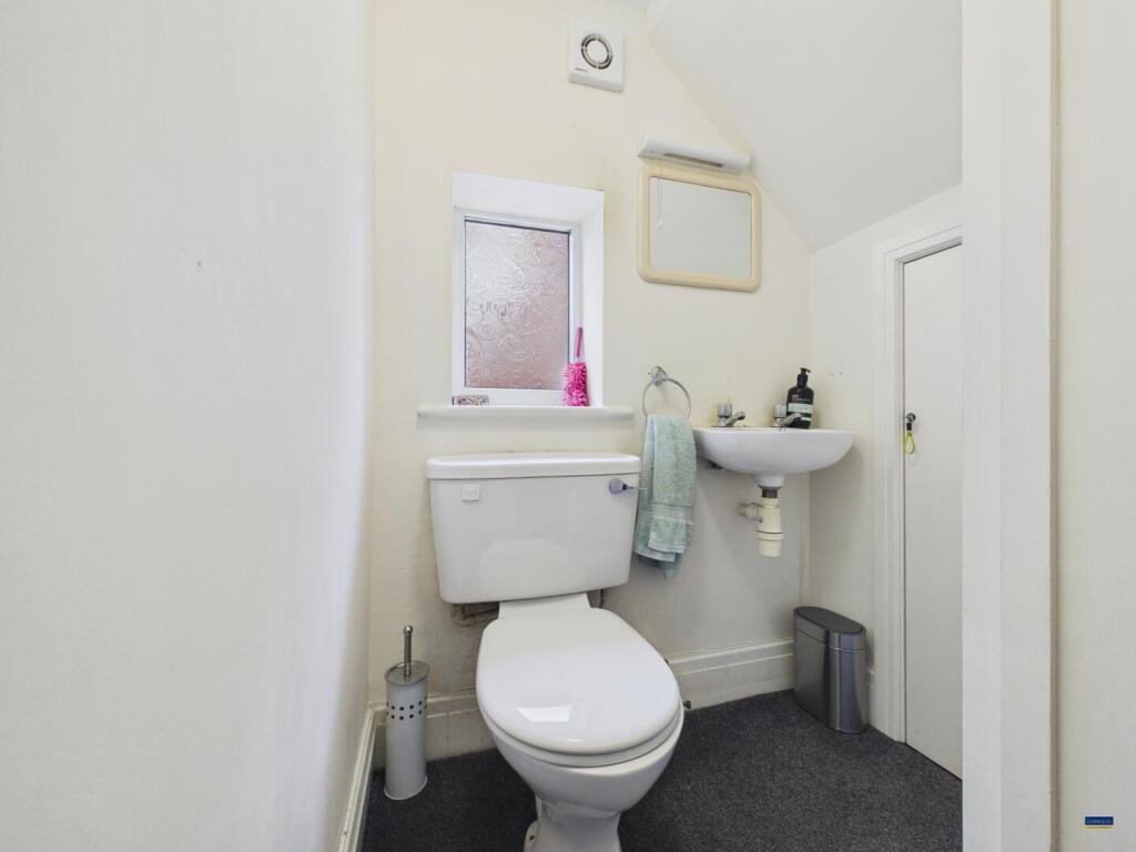 House in Oldham - View 4