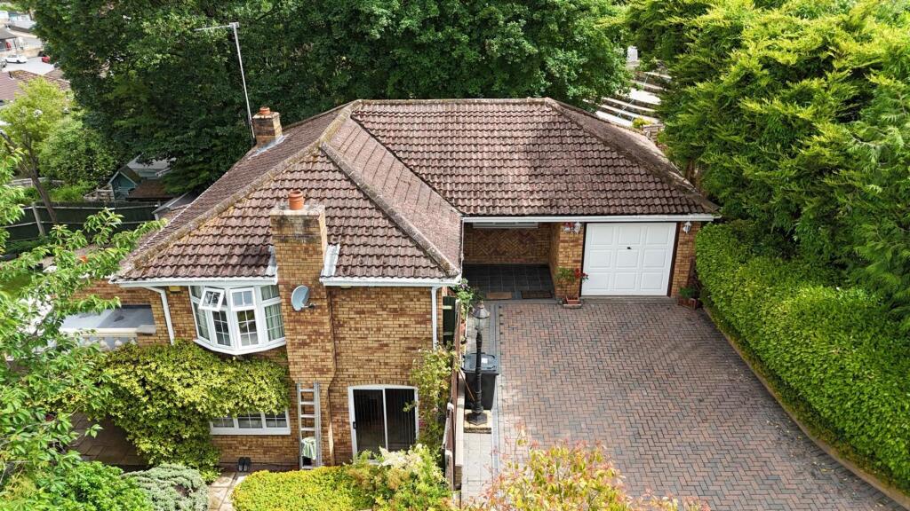 Main image of property: Westwood Row, Tilehurst, RG31