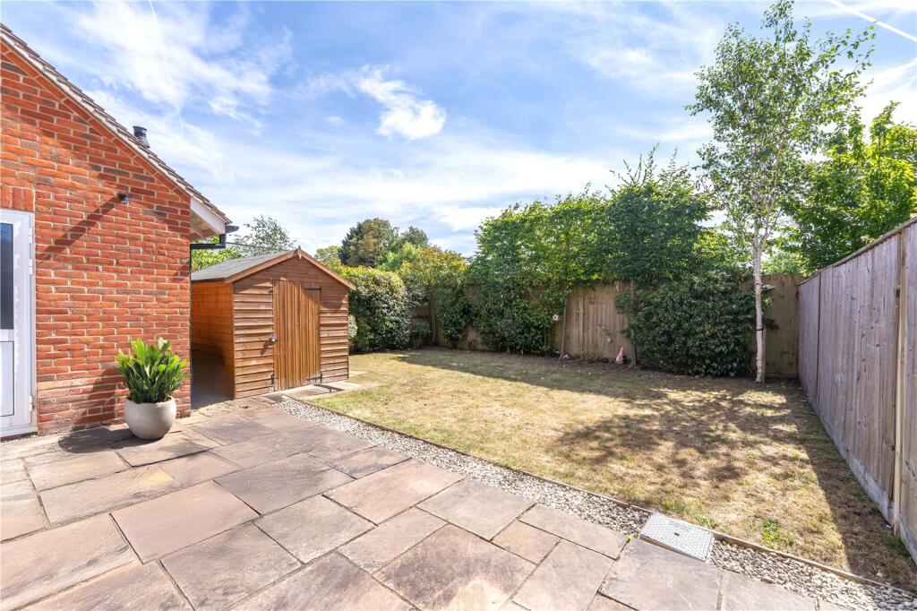 House in Wokingham - More