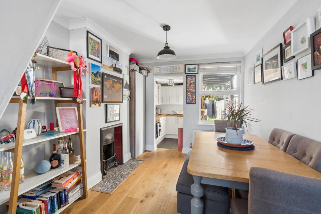 House in Three Rivers, Moneyhill, Mill End - View 5