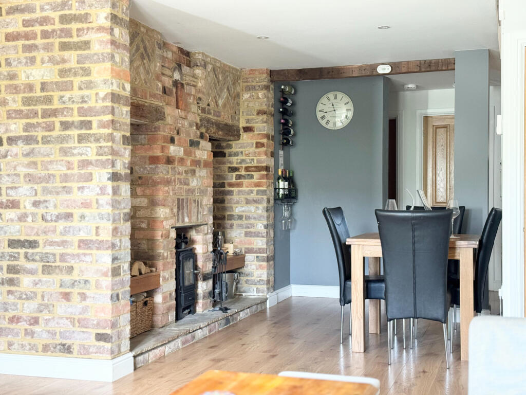 House in Edlesborough, Buckinghamshire - View 2