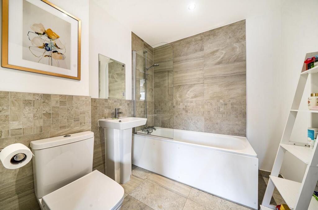 House in London - View 3