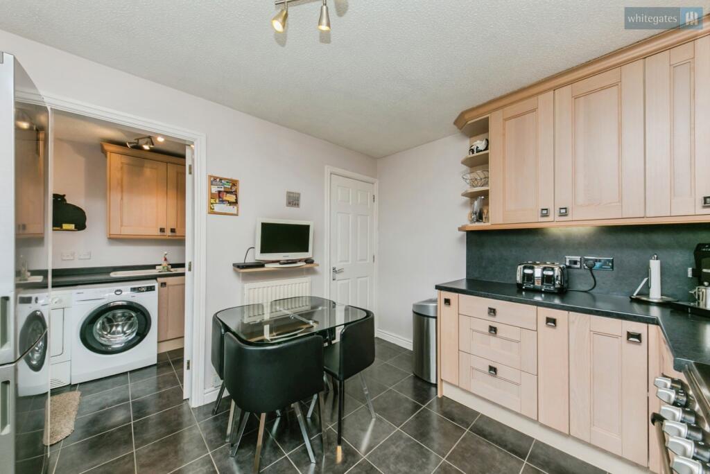 House in Crewe, Wistaston - More