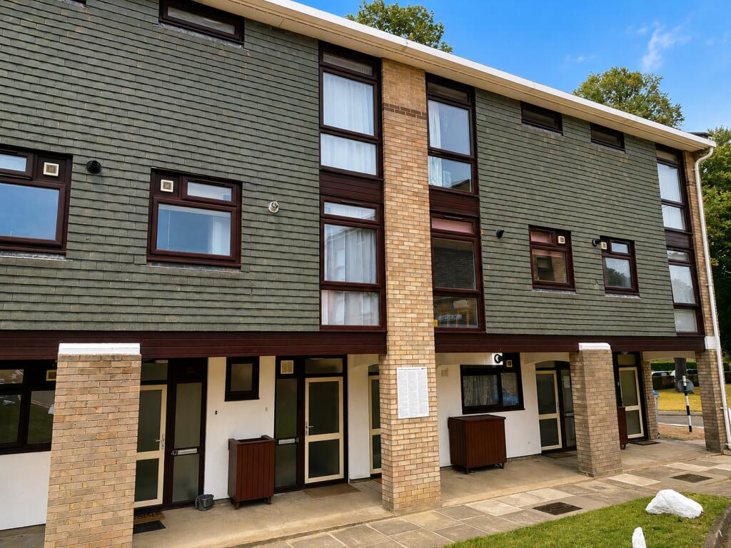 Main image of property: Flat 41, Sproughton Court, Sproughton, Ipswich, Suffolk, IP8