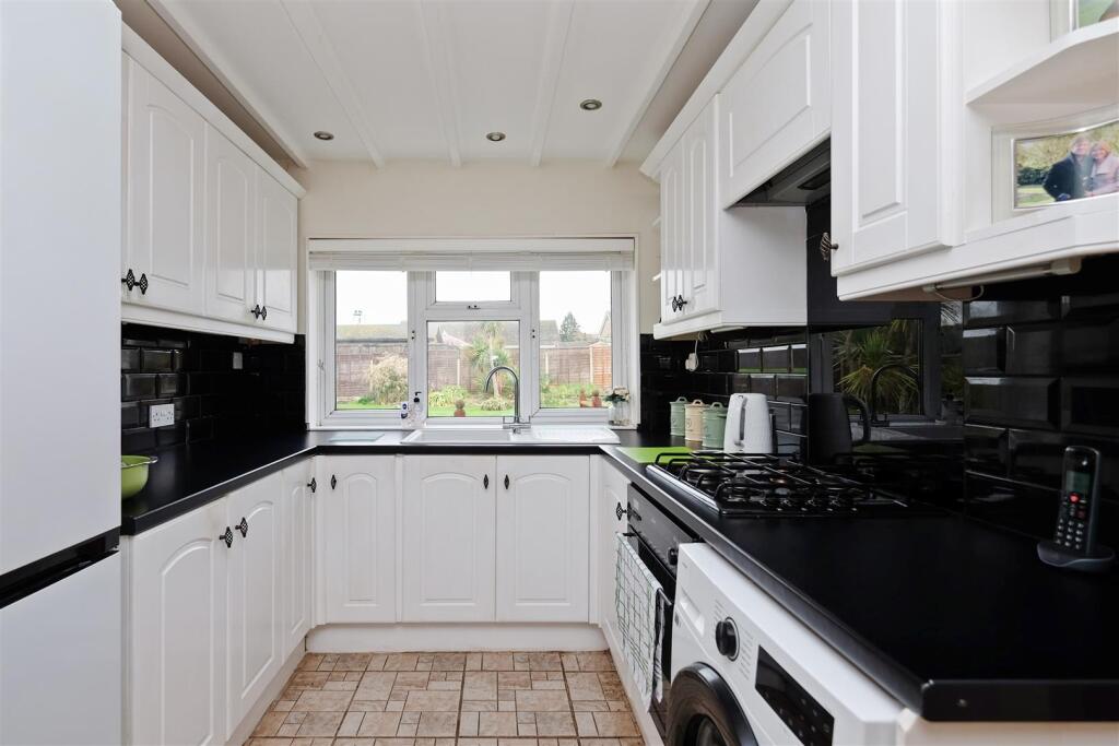 House in Whitstable, Mariner's View - More