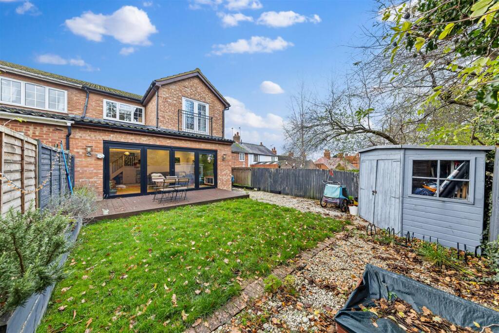 London Road, Loughton, Milton Keynes photo 2