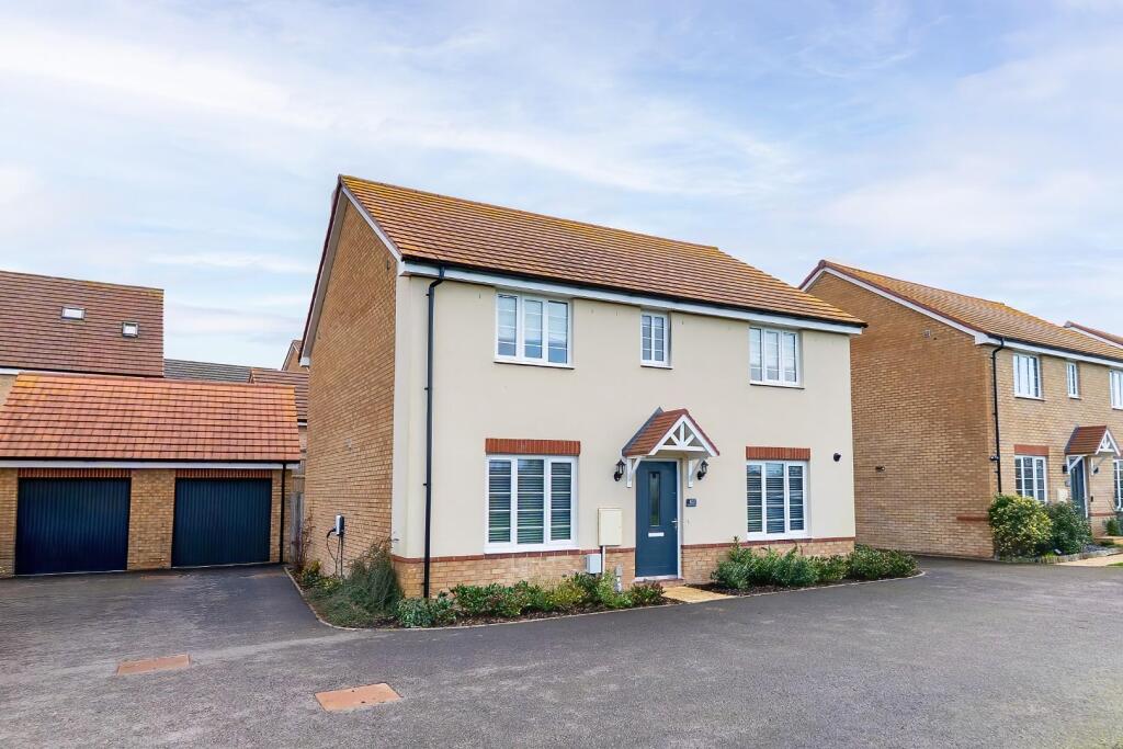 4-bed detached on Rutherford Crescent, Leighton Buzzard, £563,500