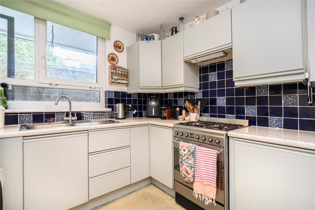 Pelter Street, Tower Hamlets, London, E2 - View 4