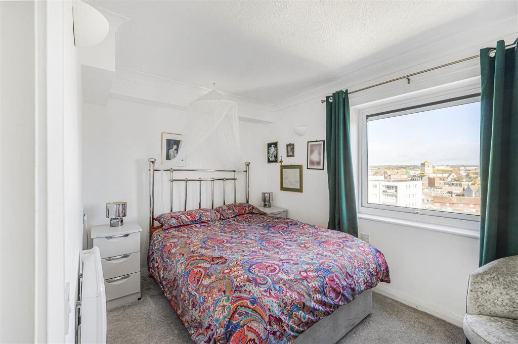 Apartment in Brighton - View 5