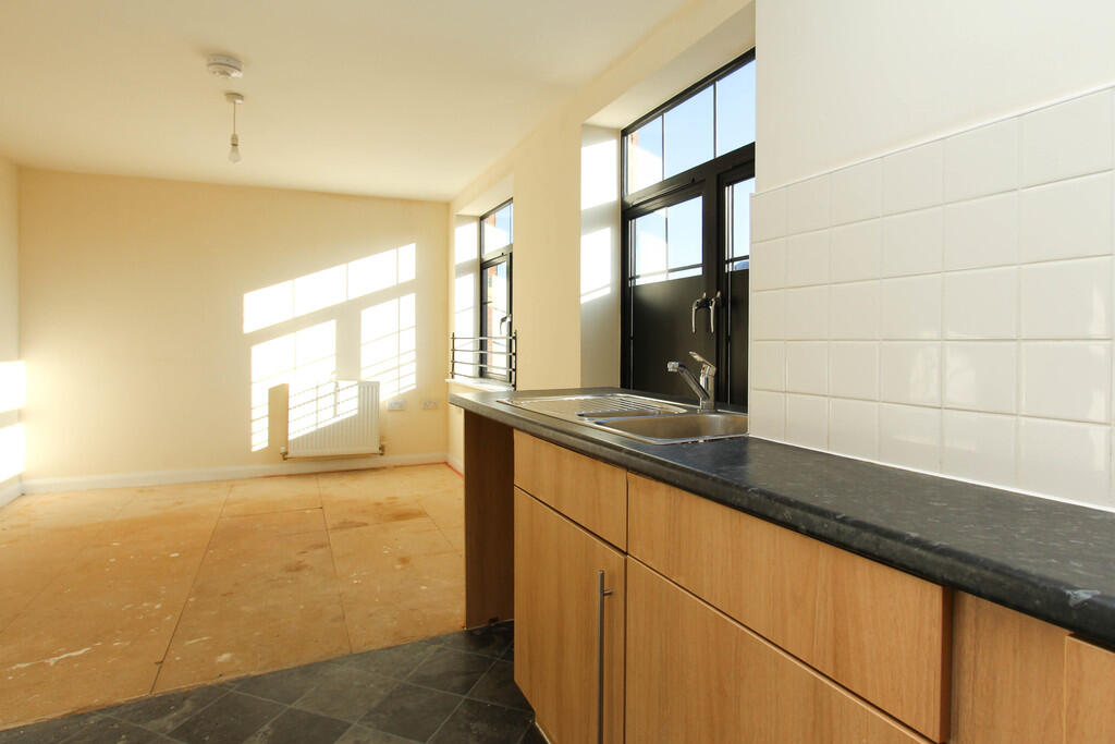 Wellingborough Road, Finedon - View 5