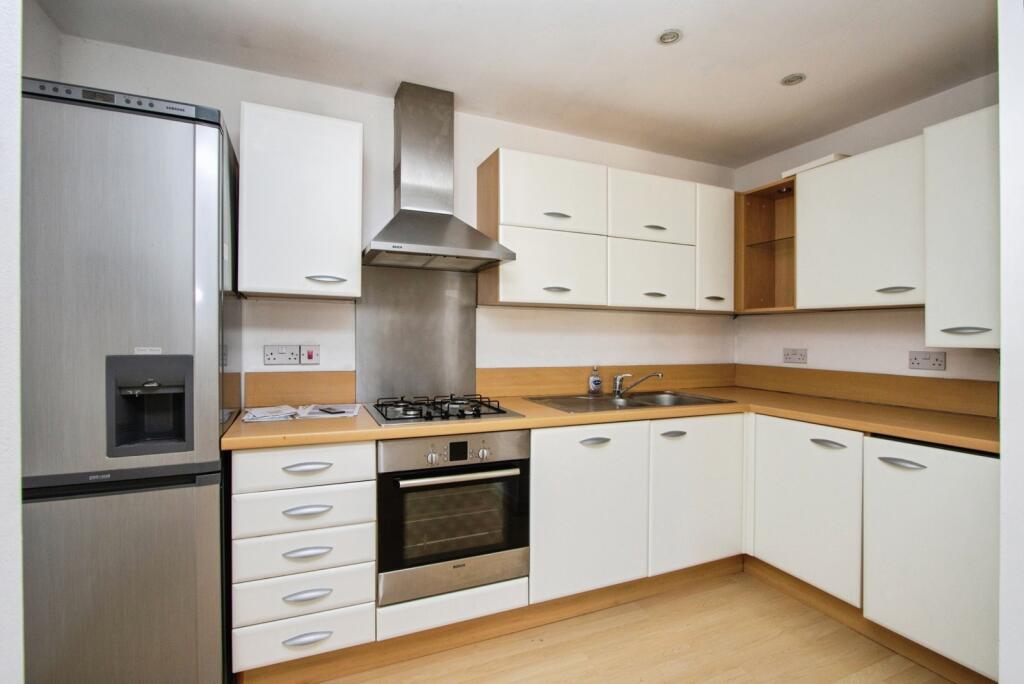 Apartment in Wakefield, Eastmoor - View 2