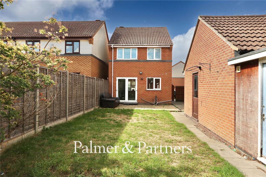 House in Ipswich, Pinebrook, Pinewood - View 2