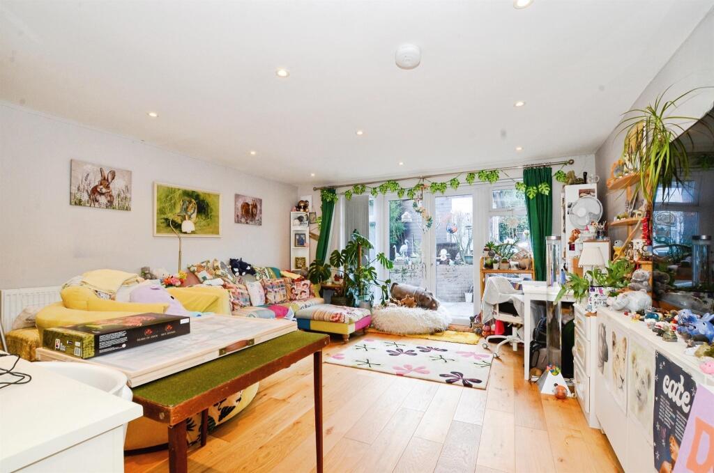 Additional image 13 of Wroxham Way, Harpenden