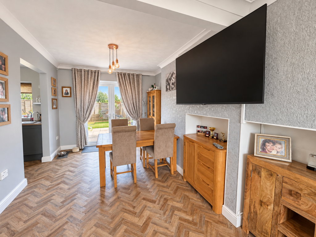 Eliotts Drive, Yeovil, BA21 photo 4