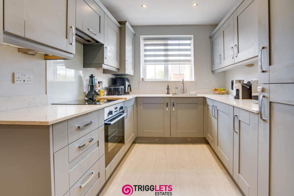 House in Rotherham, South Yorkshire - View 2