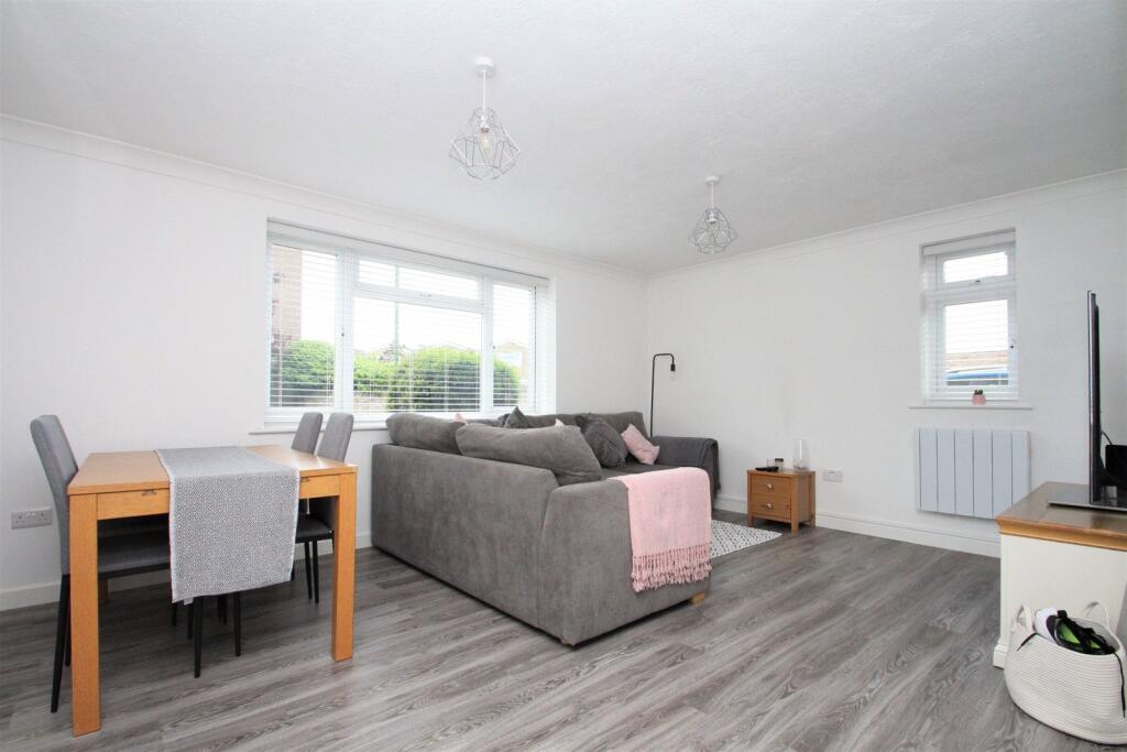 Priory Gate, North Road, Lancing, BN15 9BE photo 3