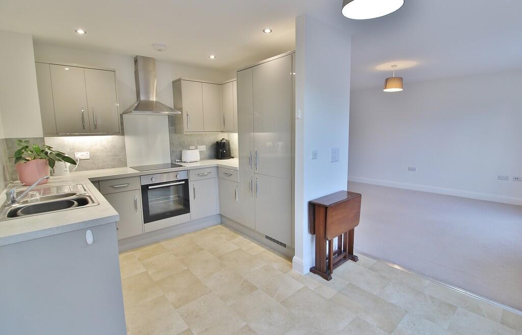 South Lane, Clanfield, Waterlooville photo 2