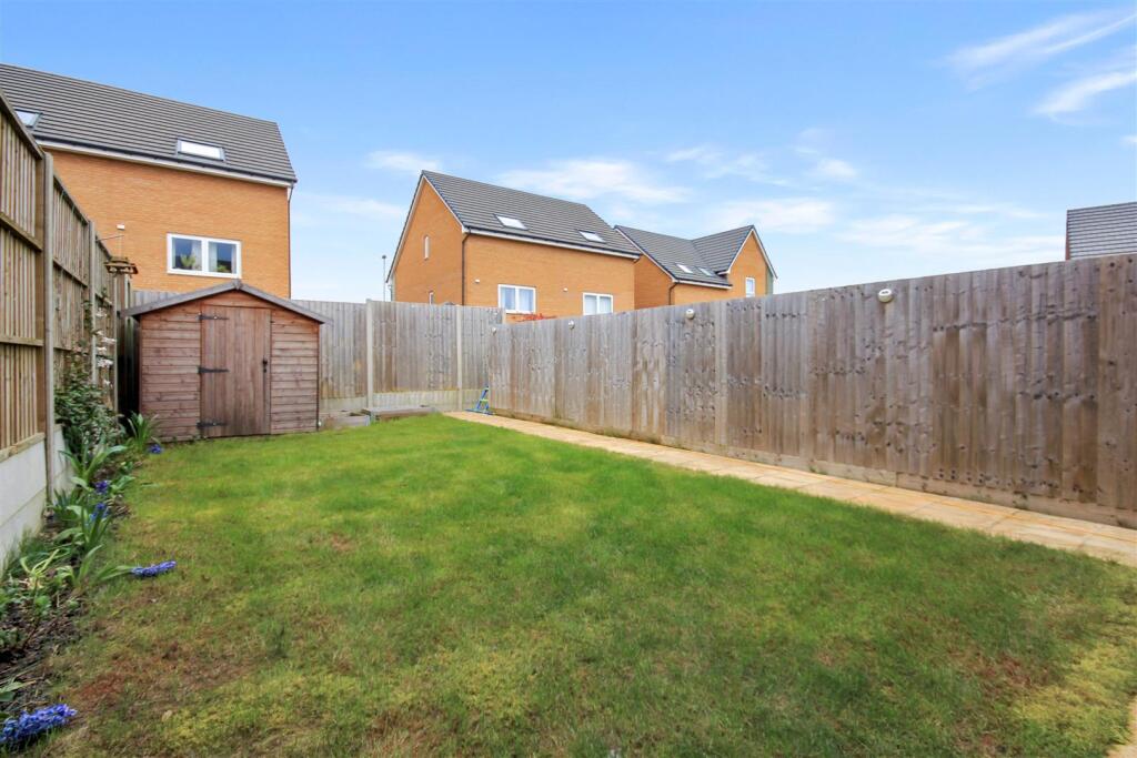 House in Northampton, Wellingborough - View 5