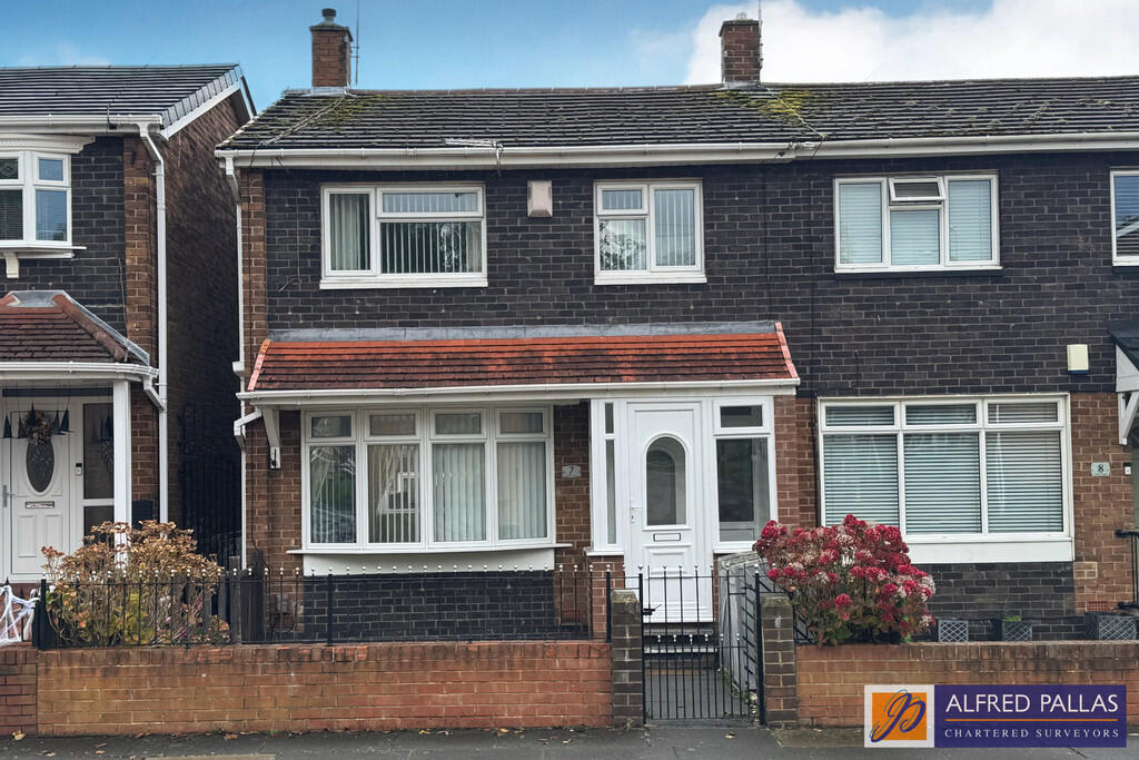 3-bed semi-detached on Gilbert Square, Grindon, £119,950