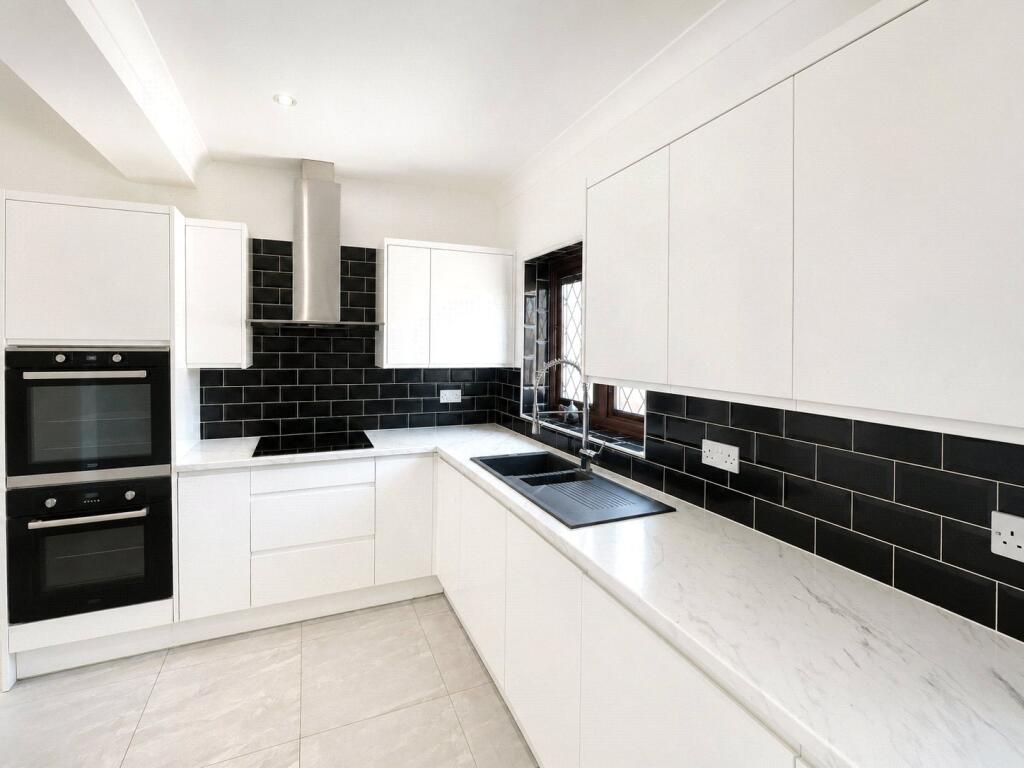House in Southall - View 3
