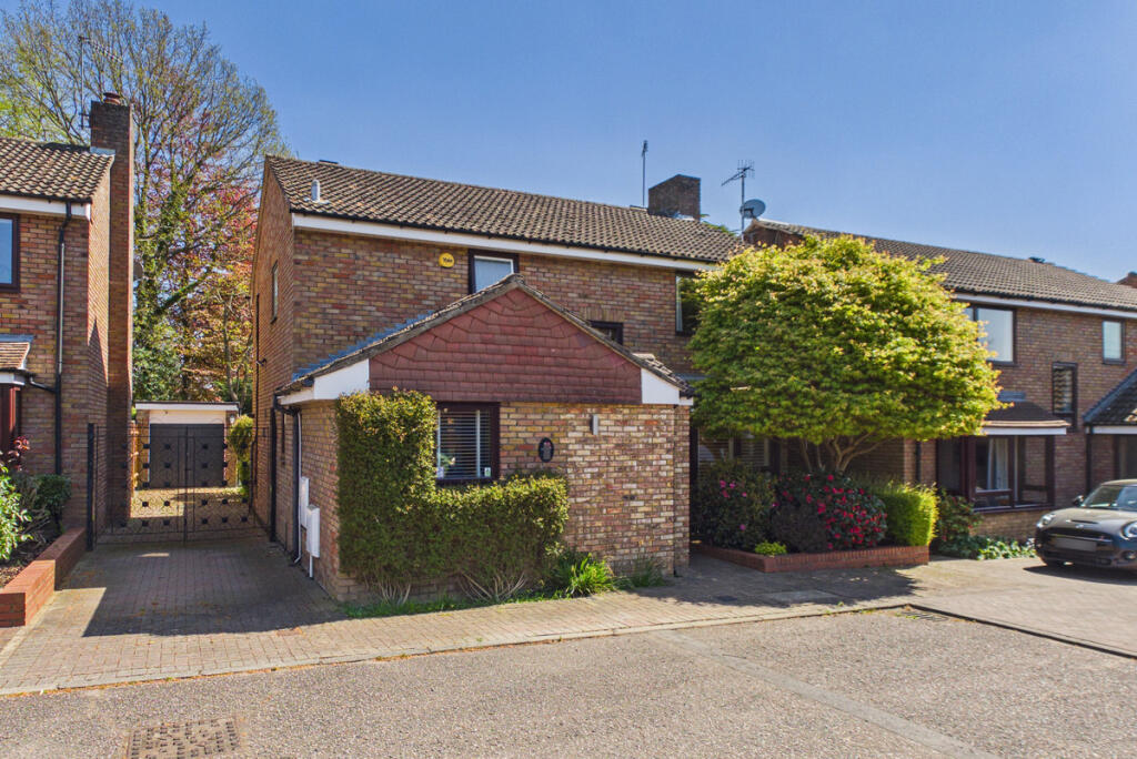 Main image of property: Linden Glade, Boxmoor, HP1