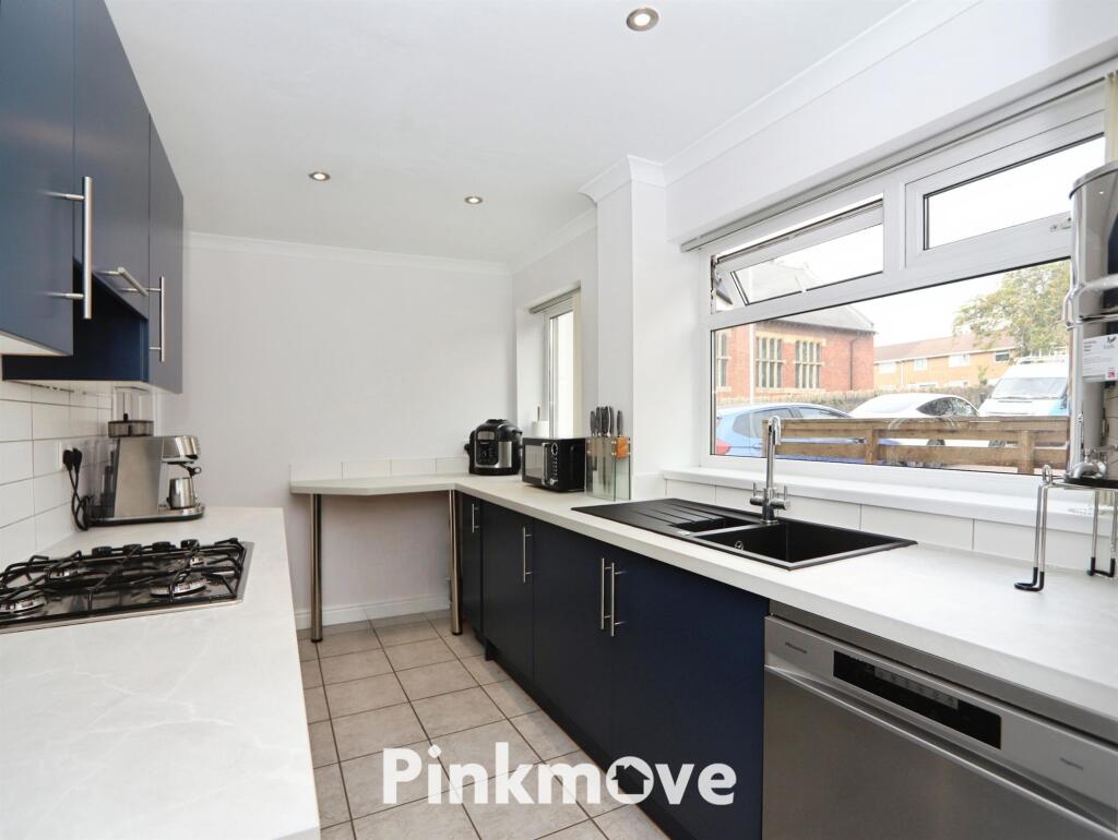House in Newport, Croesyceiliog - View 4
