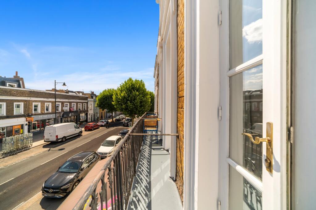 Apartment in London - More