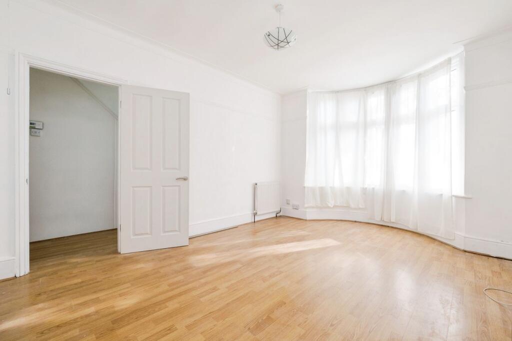House in London - View 2