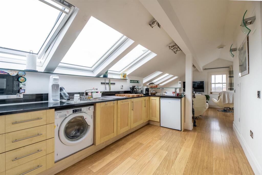 Apartment in Nottingham, The Park - More