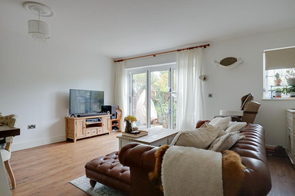 House in Burgess Hill, Hook Place - View 5