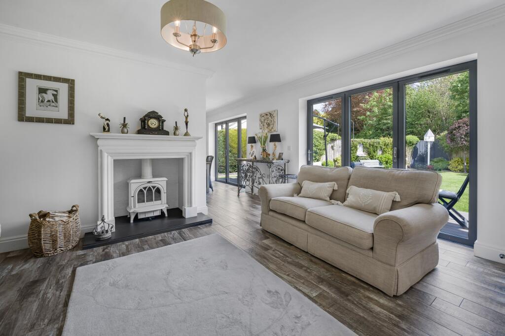 5, Coed Ceirios, Rhiwbina, Cardiff, CF14 photo 4