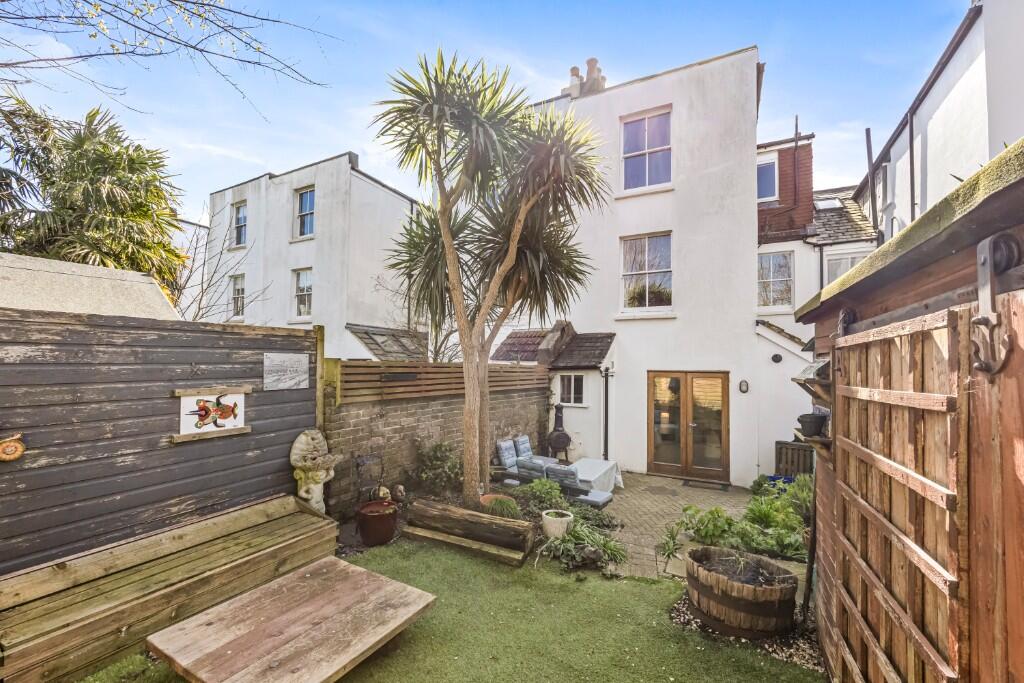 House in Hove, Brighton and Hove - More