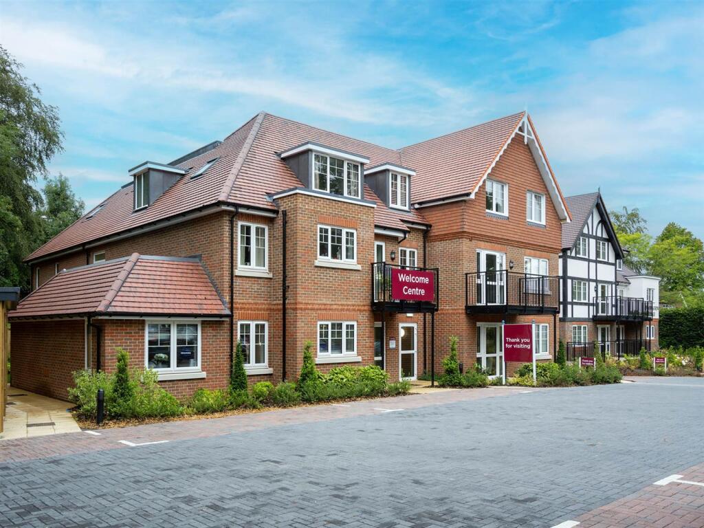 2-bed other on Charrington Lodge, Oxted, Surrey, £675,000