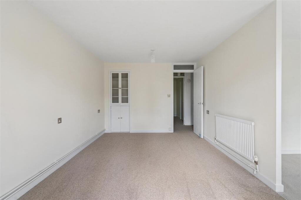 Apartment in Denham Green, Denham - View 5