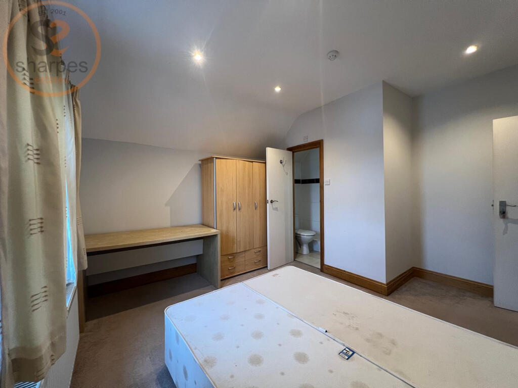 Main image of property: Top double room Robinson Road, London